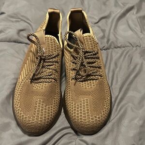 women's/men's safety shoes size 41 (men's 8-8.5, womens 10-10.5) NEW